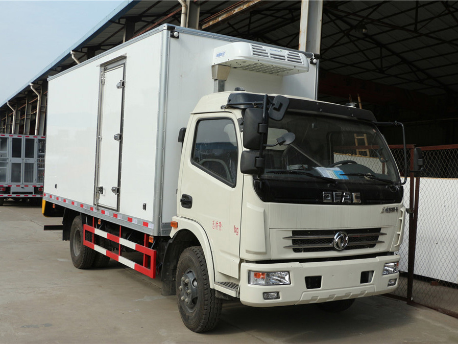 東風(fēng)多利卡CLW5080XLC5冷藏車